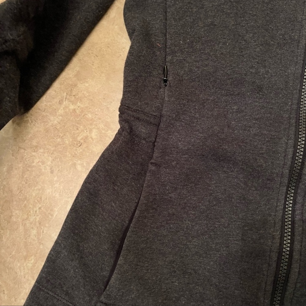Lululemon Jacket - Picture 4 of 6